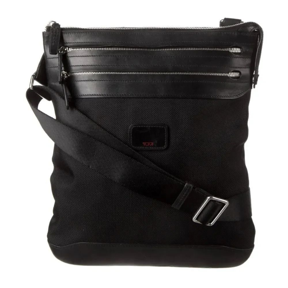 Vintage 80”s Tumi Canvas Leather Crossb Massager Bag in Black/ Exellent